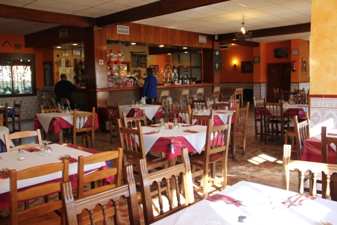 Restaurante Mesón Los Arcos La Iglesuela del Tiétar entre la Sierra de Gredos y la Sierra de San Vicente