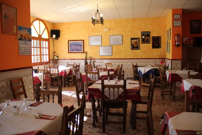 Restaurante Mesón Los Arcos La Iglesuela del Tiétar entre la Sierra de Gredos y la Sierra de San Vicente